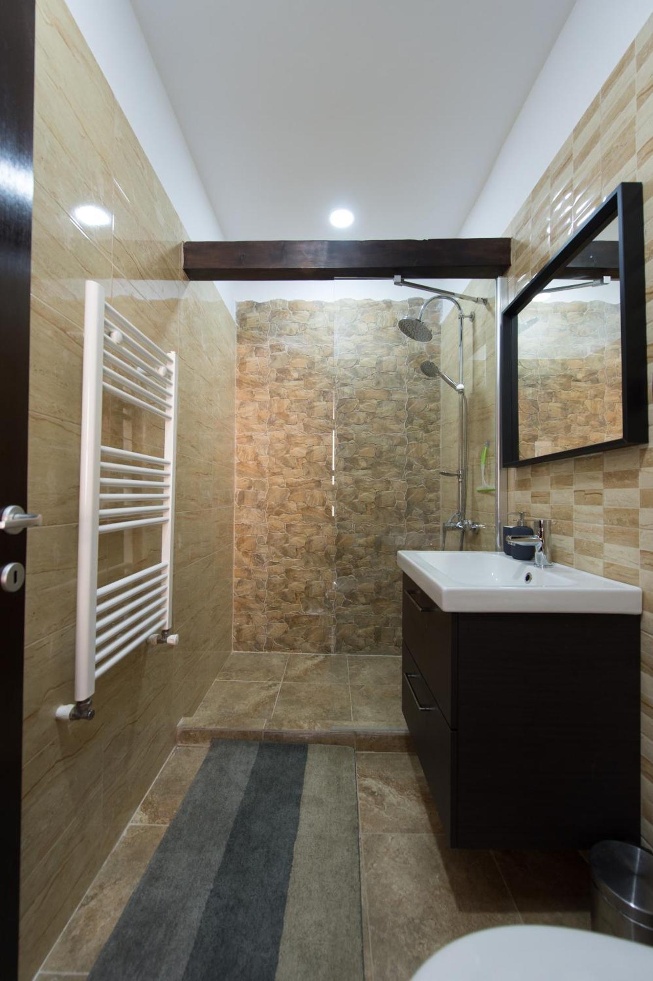 Lovely Brasov Flat With Patio And Mountain Views Exterior photo