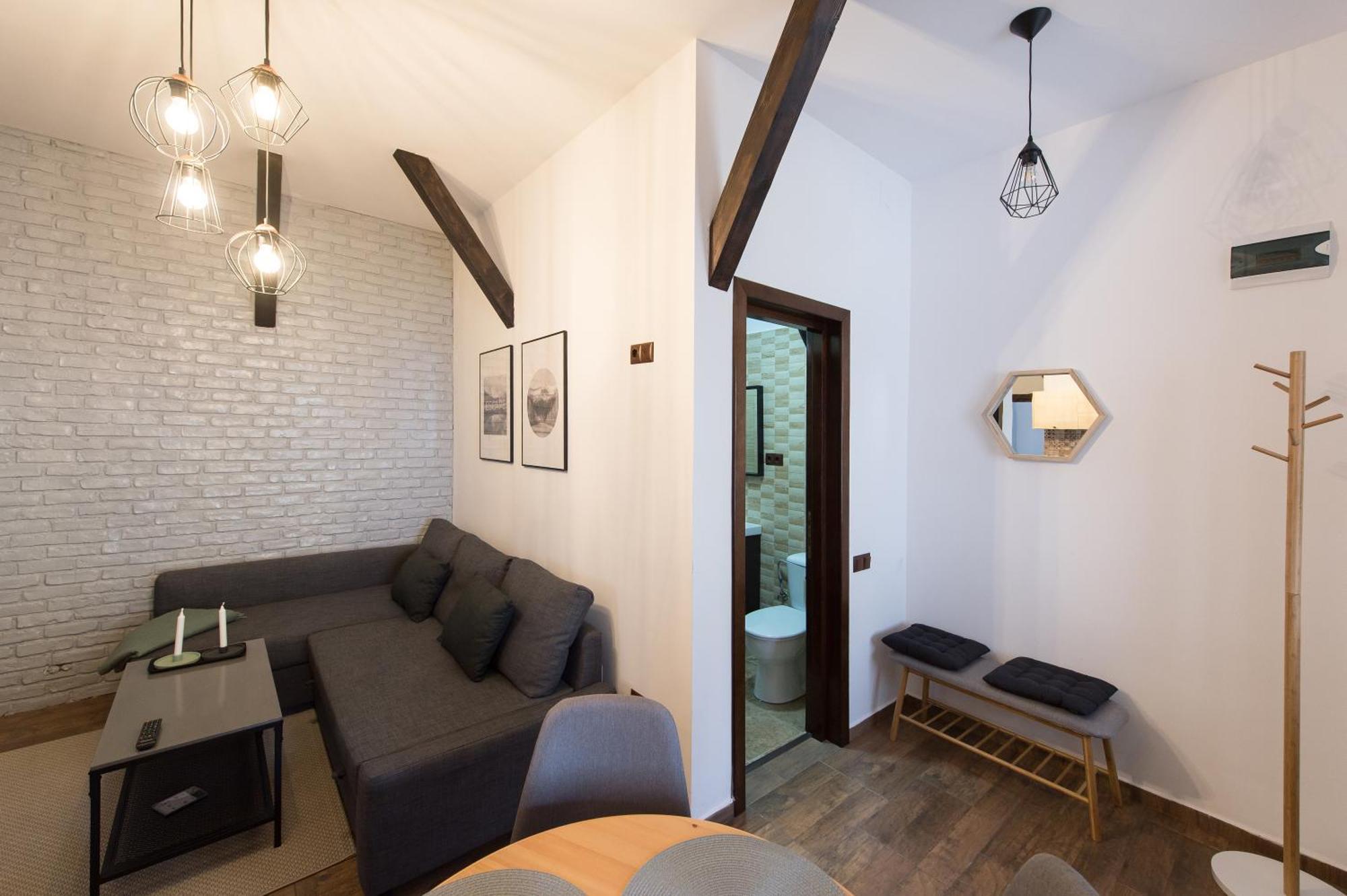 Lovely Brasov Flat With Patio And Mountain Views Exterior photo