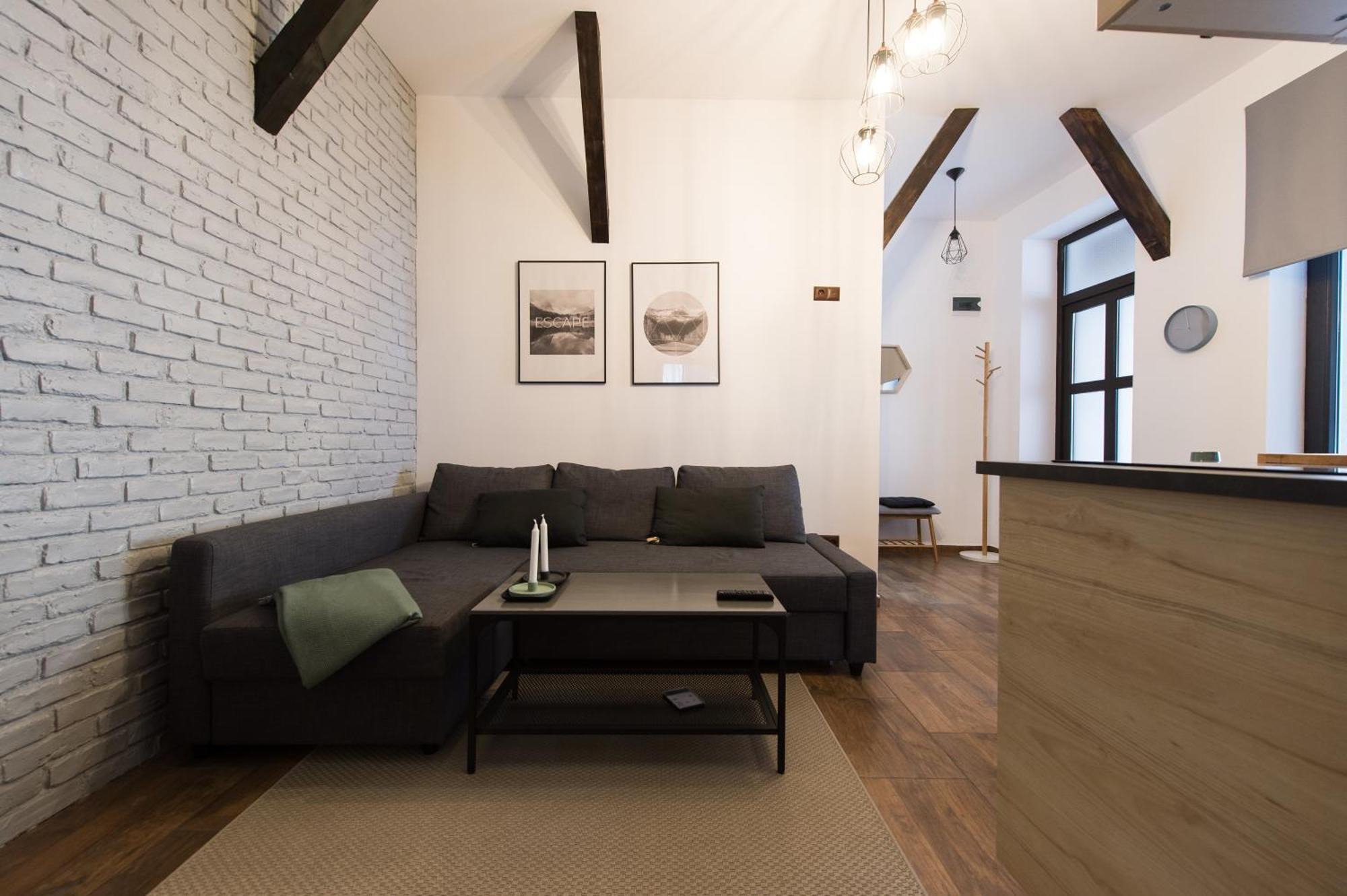 Lovely Brasov Flat With Patio And Mountain Views Exterior photo