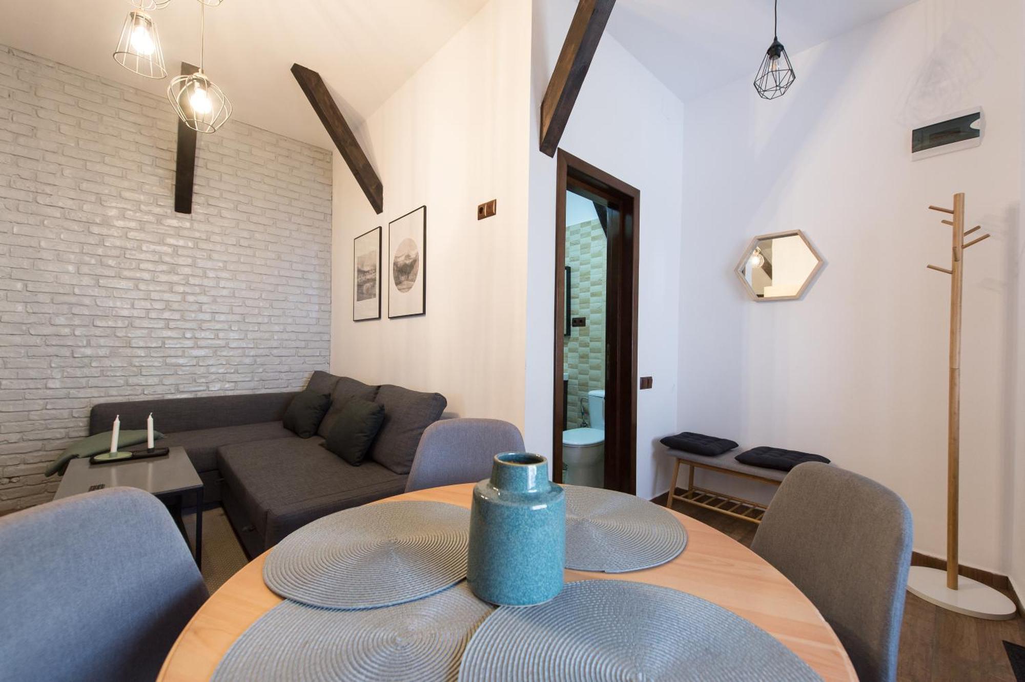 Lovely Brasov Flat With Patio And Mountain Views Exterior photo