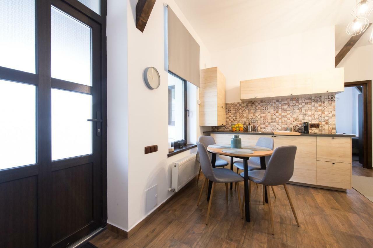 Lovely Brasov Flat With Patio And Mountain Views Exterior photo